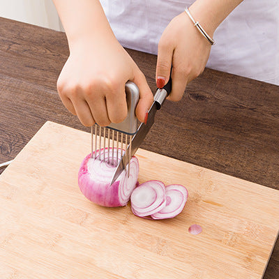 Vegetable cutting tool
